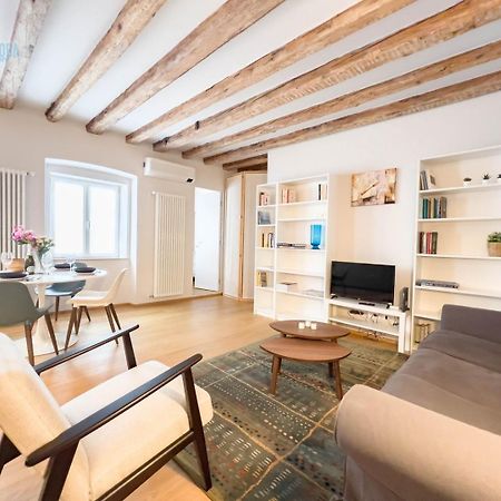 Apartamento Mazzini 9 Tirabora Short Rent Trieste Exterior foto